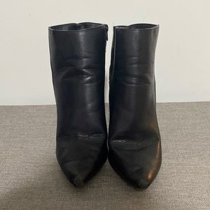 Just Fab Black faux leather platform booties snakeskin style backing size 10